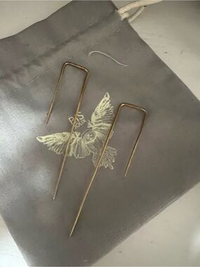 Bisjoux Gold Long U-Shape Threader Earrings